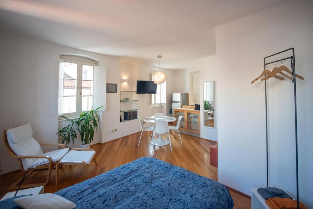 Torretta10 - Studio Apartment Trieszt Kültér fotó